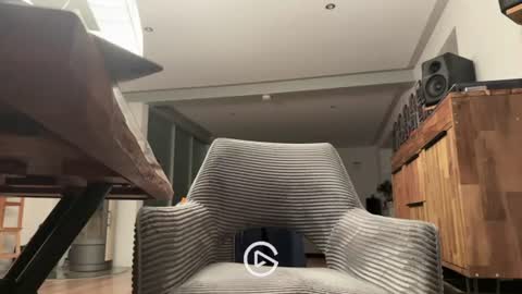 ueberdruck01 online show from July 11, 2026, 8:11 pm
