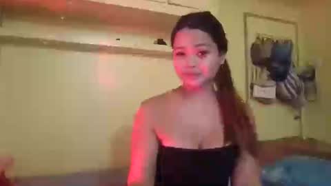 Snapshot of ur_cristal chatting on July 20, 2026, 9:23 am ur_cristal online show from July 20, 2026, 9:23 am