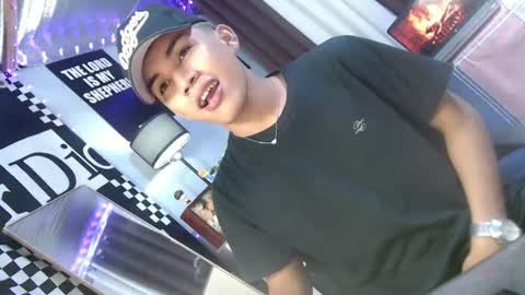 ur_shan21 online show from July 26, 2026, 4:47 pm