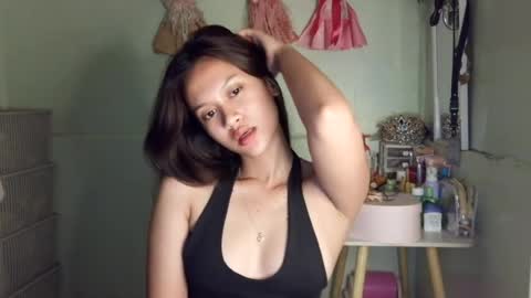 lovelyangel online show from July 20, 2026, 4:42 pm