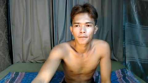 urasian_rey online show from June 17, 2026, 11:12 am