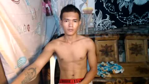 urasian_rey online show from July 10, 2026, 1:14 pm