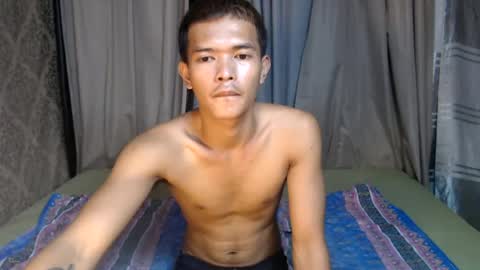 urasian_rey online show from July 16, 2026, 1:39 pm