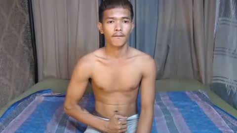 urasian_rey online show from August 4, 2026, 1:14 pm