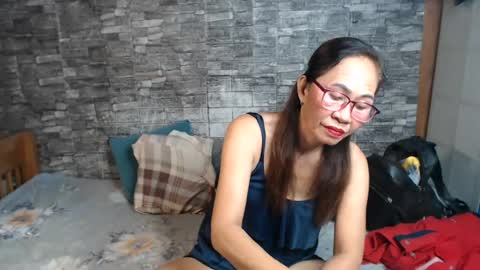 urhotvivian11 online show from July 13, 2026, 1:19 am