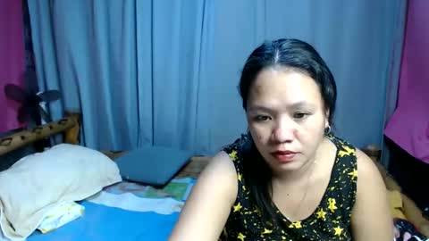 urpinay_singlemother online show from June 1, 2026, 9:16 pm