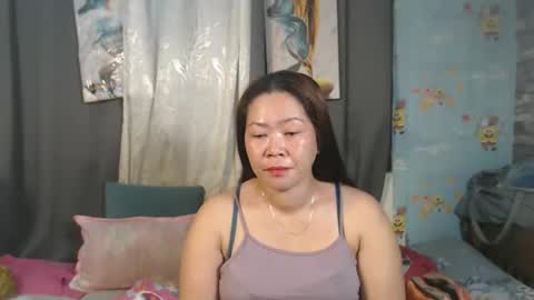 urpinay_singlemother online show from June 5, 2026, 7:08 pm