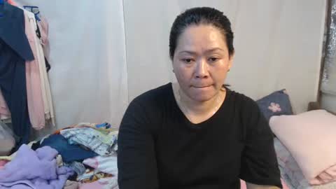 urpinay_singlemother online show from July 12, 2026, 10:50 am