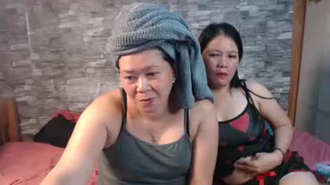 urpinay_singlemother online show from July 24, 2026, 10:24 am
