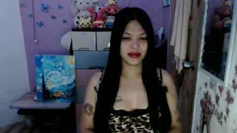 Snapshot of urpreciouspinayxxx chatting on June 25, 2026, 11:15 am hi im kim online show from June 25, 2026, 11:15 am