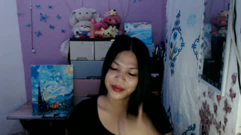 Snapshot of urpreciouspinayxxx chatting on July 24, 2026, 12:25 pm hi im kim online show from July 24, 2026, 12:25 pm
