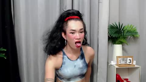 ursweet_amber7 online show from July 2, 2026, 9:32 pm