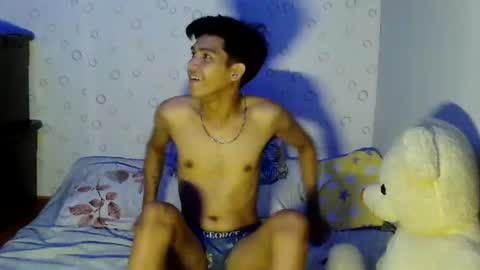 ursweetie_boy online show from July 6, 2026, 3:03 pm