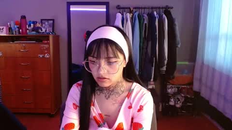 Snapshot of val_azuna chatting on December 22, 2025, 2:36 pm valentina online show from December 22, 2025, 2:36 pm
