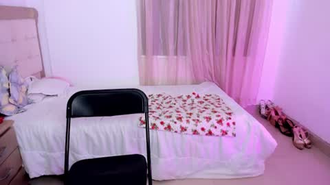 HI IM NEW online show from June 20, 2026, 3:04 pm