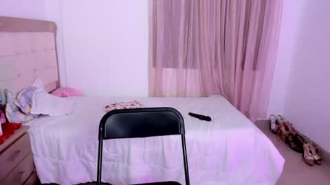 HI IM NEW online show from June 25, 2026, 6:23 pm