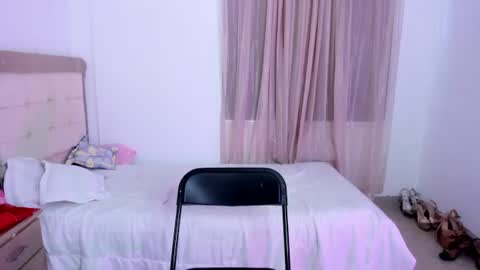 HI IM NEW online show from July 1, 2026, 1:02 pm