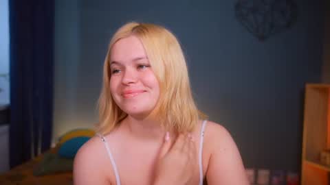 valeri______ online show from July 9, 2026, 7:01 am