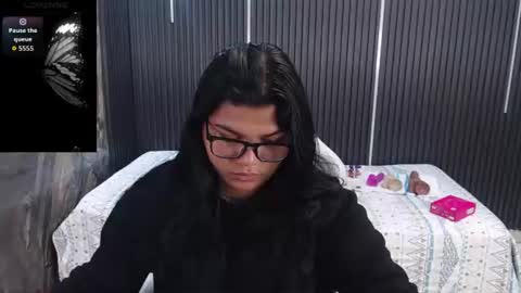 valeri_harpers4 online show from July 23, 2026, 6:50 pm