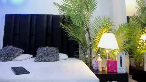 valeri_tafur online show from August 3, 2026, 11:05 am