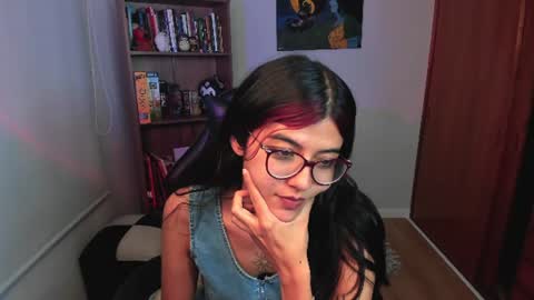 Snapshot of valerie__sky chatting on August 1, 2026, 4:45 am Val online show from August 1, 2026, 4:45 am