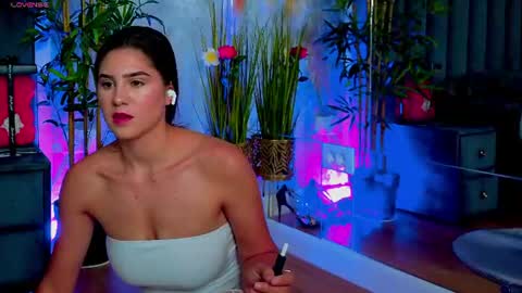 Snapshot of valery_evann chatting on July 24, 2026, 7:01 pm Valery online show from July 24, 2026, 7:01 pm