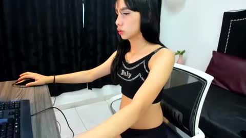 valey_nicole online show from June 14, 2026, 10:45 pm