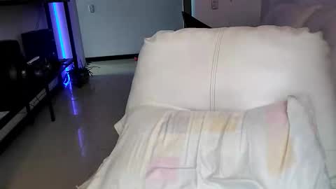 Snapshot of vanesam chatting on May 15, 2026, 4:25 pm vanessa and samantha online show from May 15, 2026, 4:25 pm
