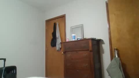 greeneyebandit online show from April 27, 2026, 10:57 am