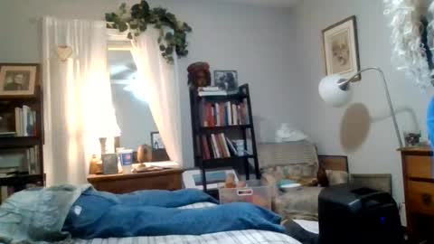 greeneyebandit online show from July 13, 2026, 8:06 am
