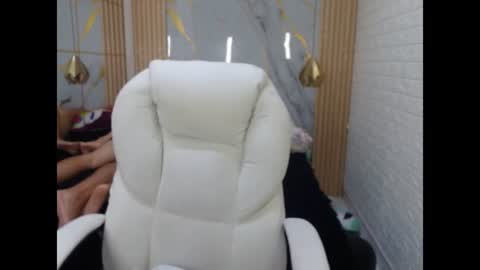 vanessa online show from June 10, 2026, 7:02 pm