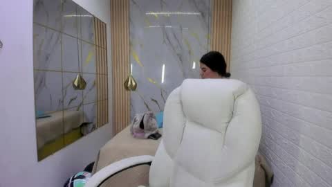 vanessa online show from July 22, 2026, 7:49 pm