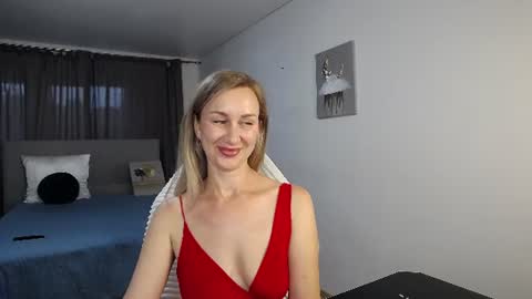 Vanessa  online show from June 16, 2026, 4:42 pm