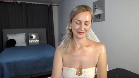 Vanessa  online show from June 18, 2026, 6:23 pm