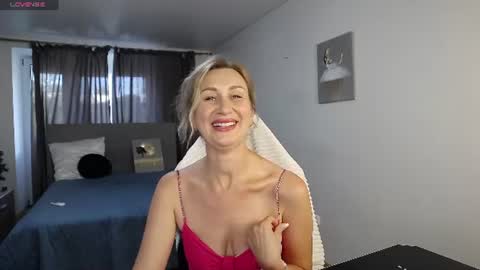 Vanessa  online show from July 19, 2026, 5:44 am