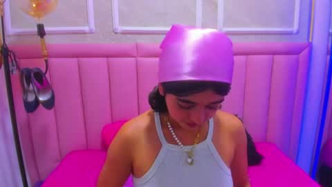 velvet_giirll online show from July 10, 2026, 3:00 am