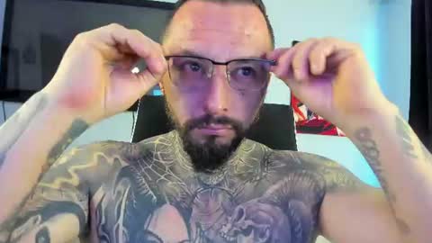 VENOMHEAT online show from June 25, 2026, 10:03 pm