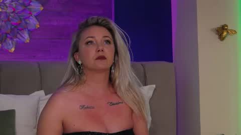 VeraNoires online show from July 14, 2026, 5:01 am