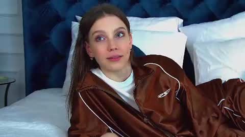 Veronica online show from June 17, 2026, 9:38 pm