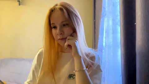 Lina online show from June 5, 2026, 12:11 pm