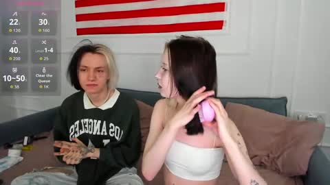 veryraretwins online show from June 7, 2026, 4:49 am