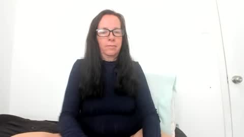 verysassypeachgoddess online show from June 3, 2026, 2:33 pm
