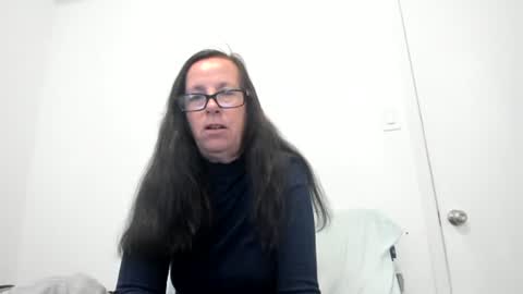verysassypeachgoddess online show from June 15, 2026, 12:40 pm
