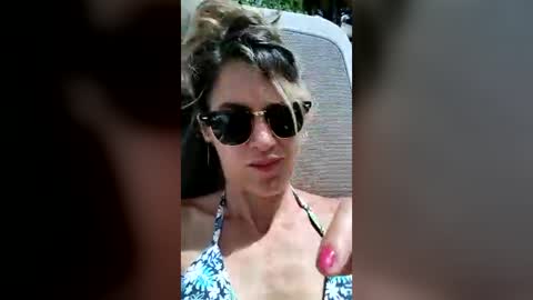Snapshot of viciosillaa chatting on July 14, 2026, 10:43 am viciosillaa online show from July 14, 2026, 10:43 am