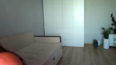 Lina online show from June 15, 2026, 4:58 am