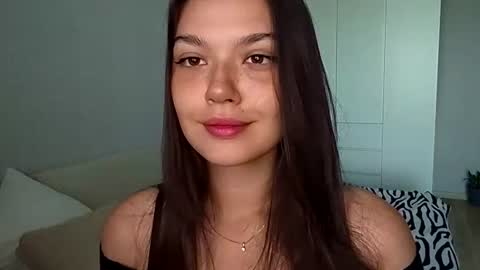 Lina online show from June 26, 2026, 5:12 am