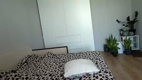 Lina online show from July 7, 2026, 6:47 am