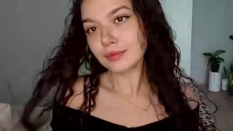Lina online show from July 14, 2026, 5:01 am