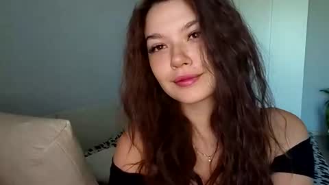 Lina online show from July 18, 2026, 5:11 am