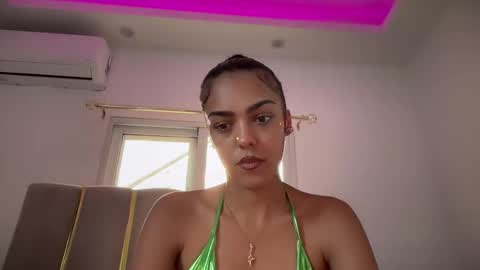 Snapshot of vickyyyx chatting on April 20, 2026, 9:16 pm Goddess Victory online show from April 20, 2026, 9:16 pm
